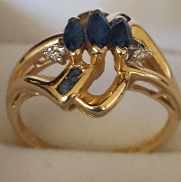 #314, 10k Real gold, SAPPHIRE STONES AND REAL SMALL DIAMONDS, 2.31g Sz 5.5 - Picture 1 of 6